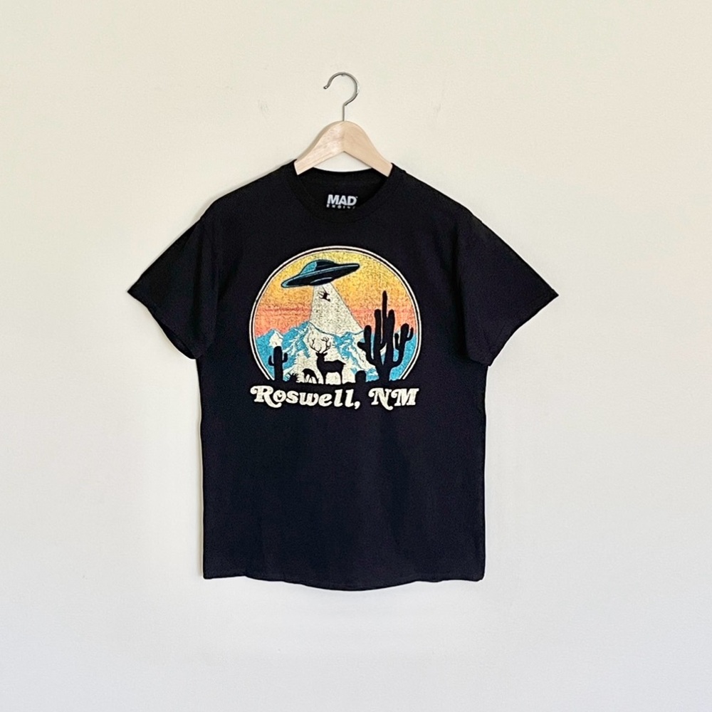 MAD Engine Roswell, NM UFO Alien Desert Graphic Black T Shirt Adult size Medium
